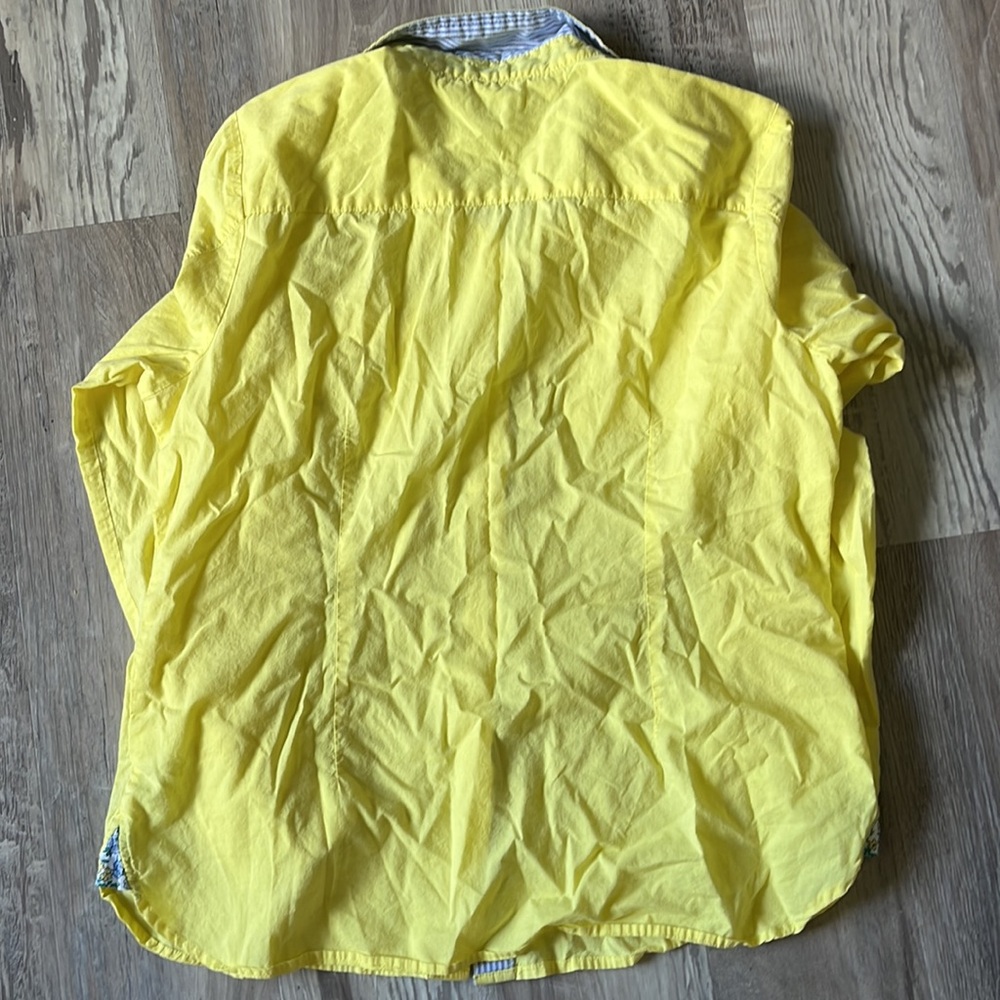 Women’s Tommy Hilfiger yellow cotton button down top floral details. Size large - Picture 6 of 6